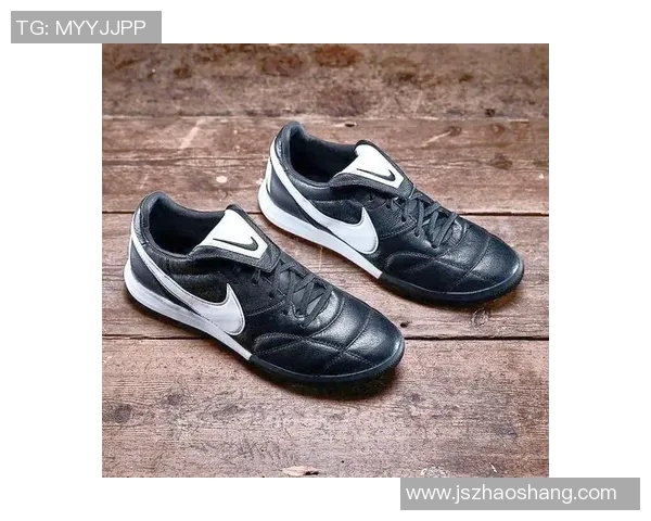 高帮足球鞋成为球星首选探索多位球员与高帮鞋的完美契合