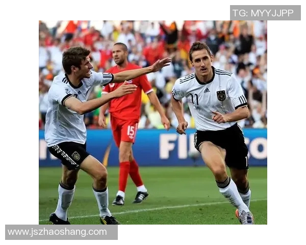 克洛泽：德国足球传奇射手的辉煌历程与世界足坛影响力